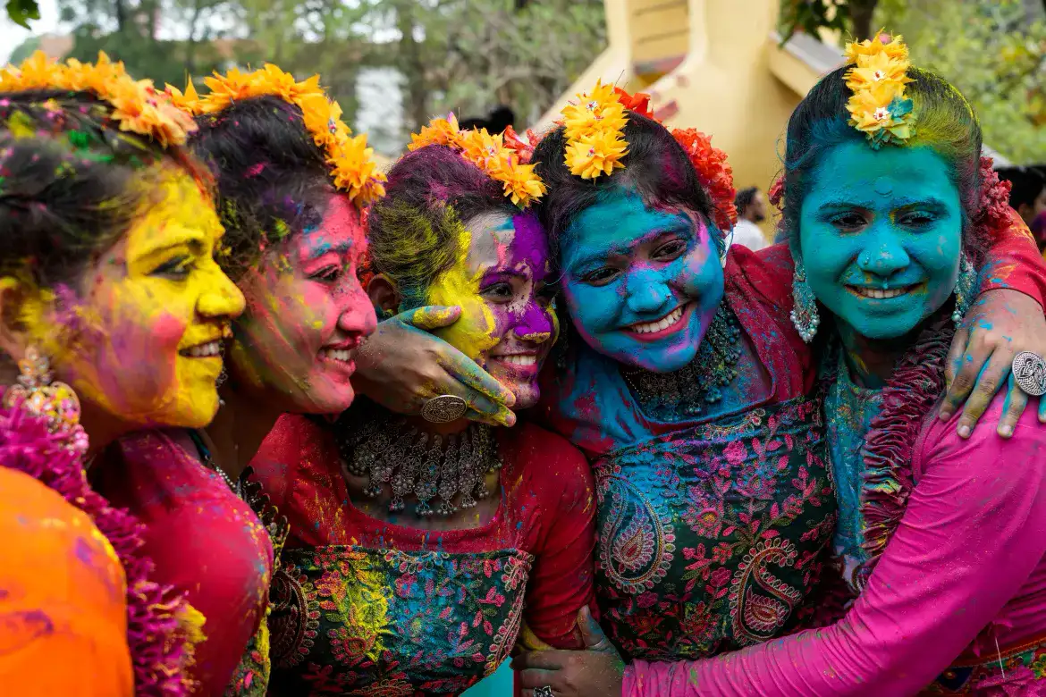 В Індії відзначають прихід весни з кольоровим святом Холі